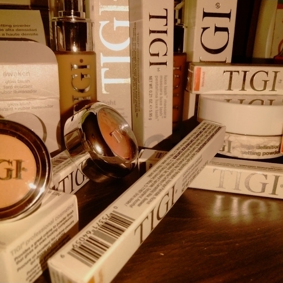 TIGI MAKEUP. Separate pieces or put together your own bundles!!! STARTING AT 7! - Picture 2 of 2
